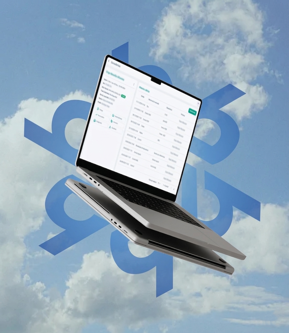 Laptop con fondo de cielo